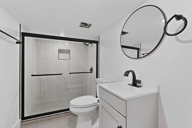 102 S Tillery Avenue, Dallas, TX 75211