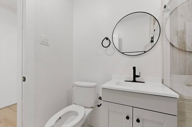 102 S Tillery Avenue, Dallas, TX 75211