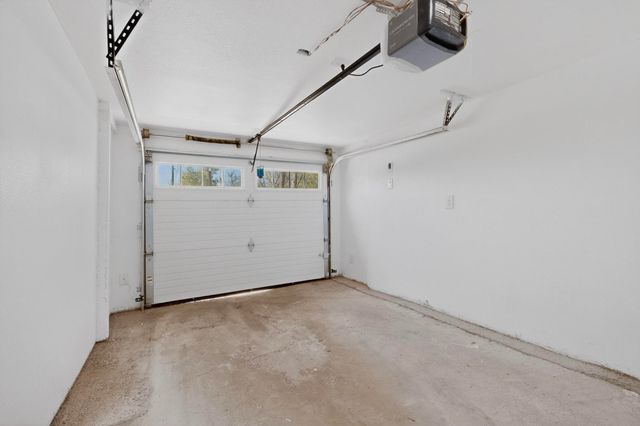 102 S Tillery Avenue, Dallas, TX 75211