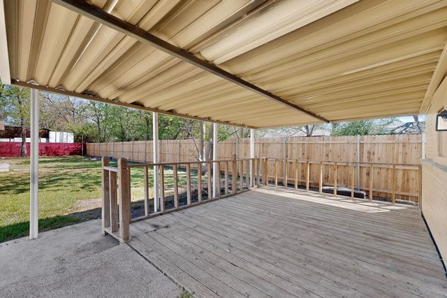102 S Tillery Avenue, Dallas, TX 75211
