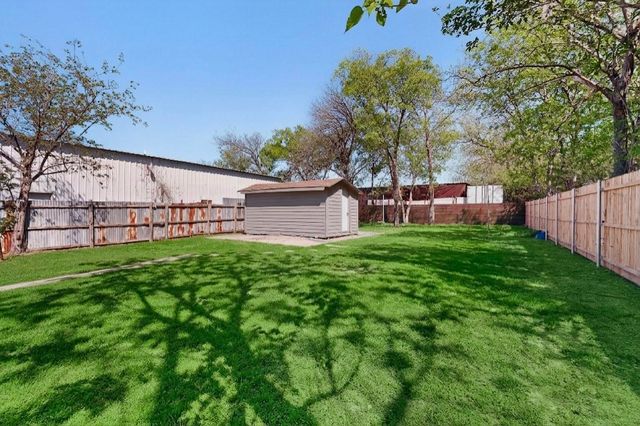 102 S Tillery Avenue, Dallas, TX 75211