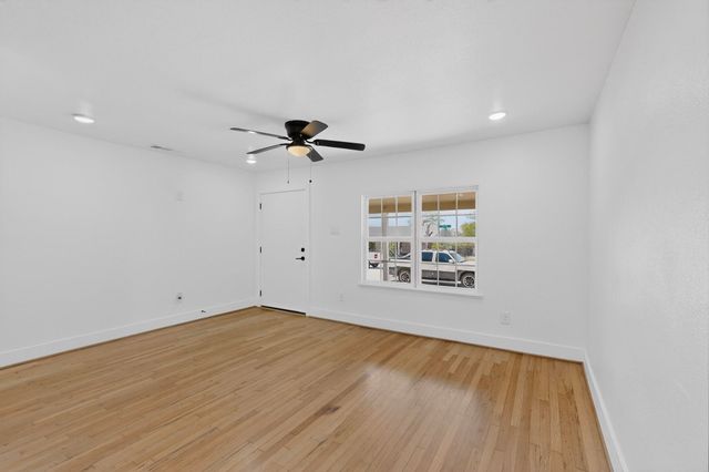 102 S Tillery Avenue, Dallas, TX 75211