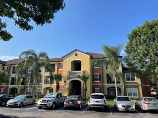738 CREST PINES DRIVE 727, Orlando, FL 32828