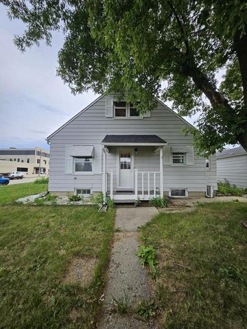 1902 12th AVENUE, South Milwaukee, WI 53172