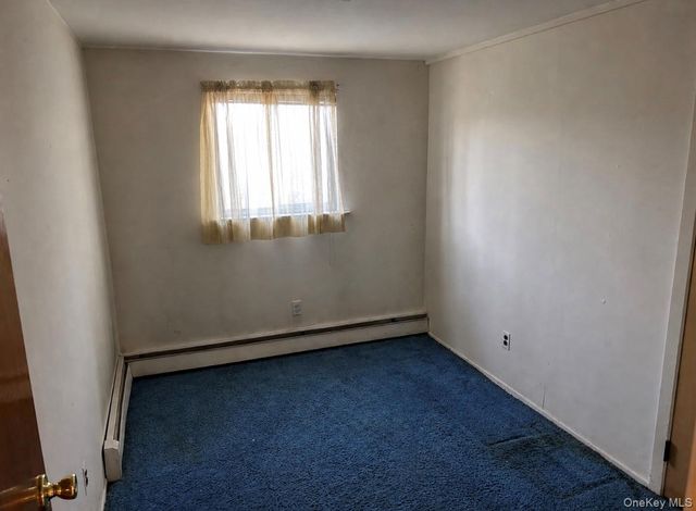 960 Linden Avenue, Westbury, NY 11590
