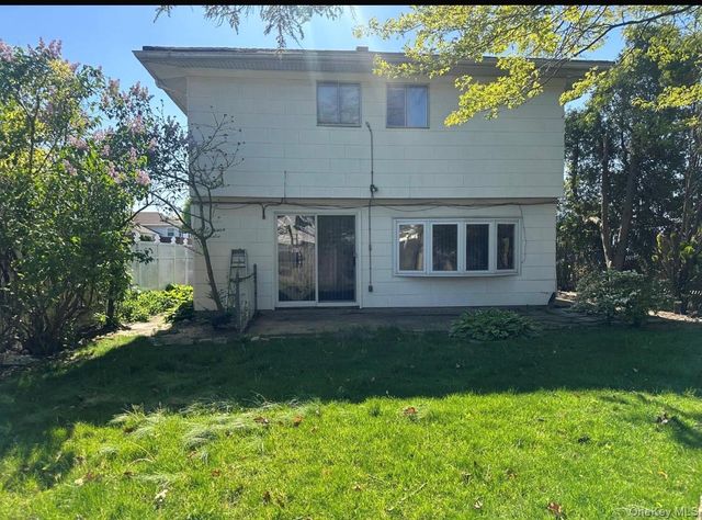 960 Linden Avenue, Westbury, NY 11590