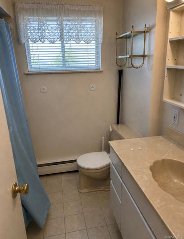 960 Linden Avenue, Westbury, NY 11590