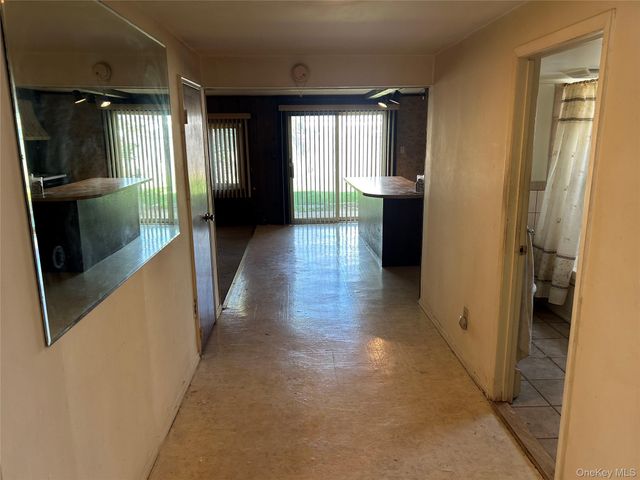 960 Linden Avenue, Westbury, NY 11590