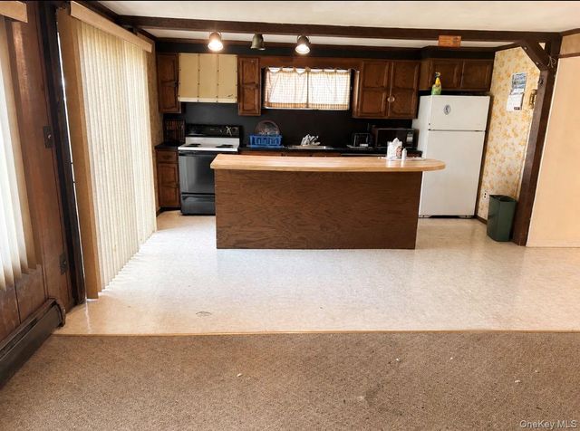960 Linden Avenue, Westbury, NY 11590