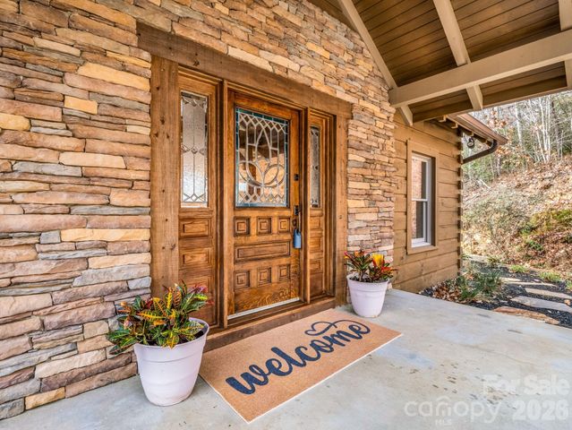 110 Chetan Way, Lake Lure, NC 28746