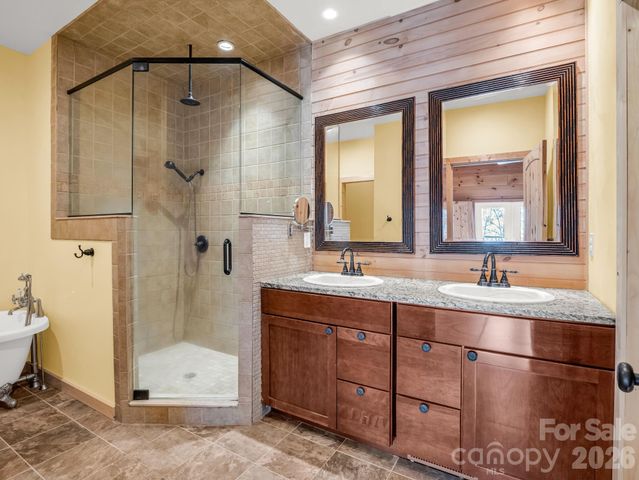 110 Chetan Way, Lake Lure, NC 28746