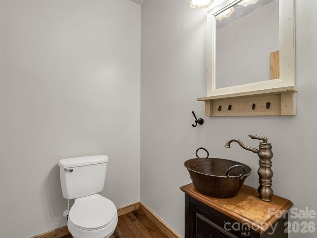 110 Chetan Way, Lake Lure, NC 28746
