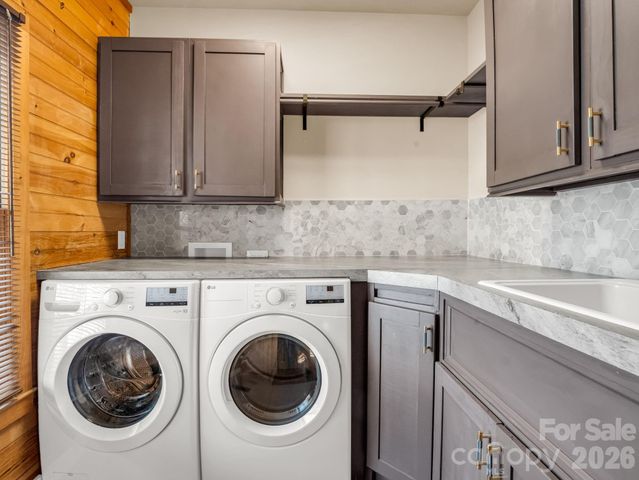 110 Chetan Way, Lake Lure, NC 28746