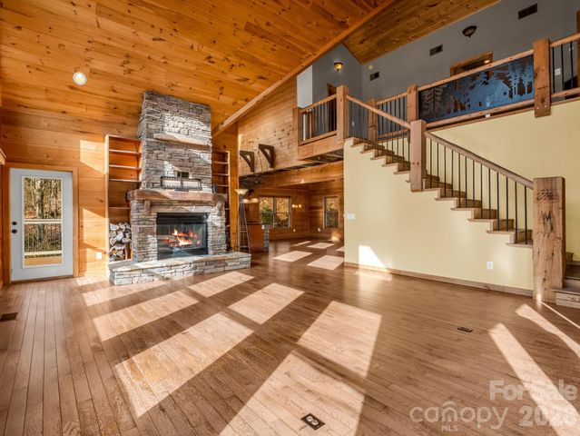 110 Chetan Way, Lake Lure, NC 28746