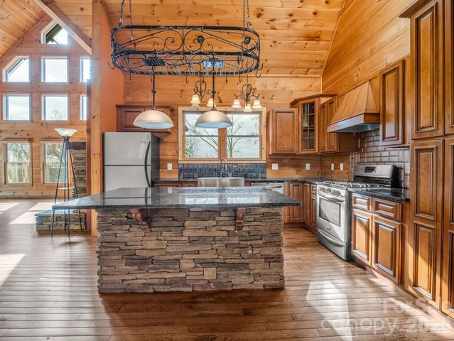 110 Chetan Way, Lake Lure, NC 28746