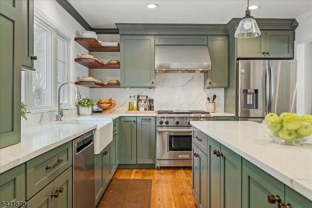 6 Thackery Ln, Mendham Twp., NJ 07945