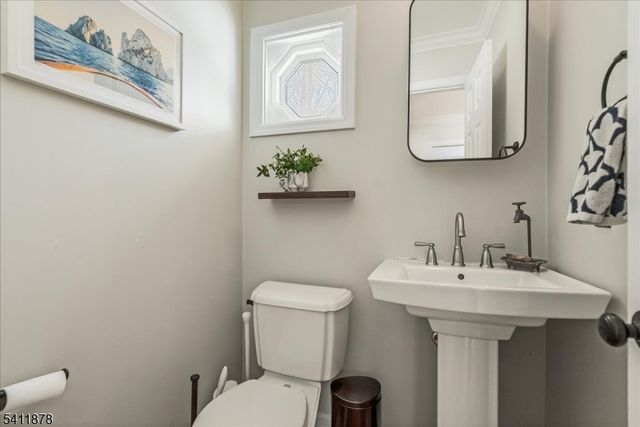 6 Thackery Ln, Mendham Twp., NJ 07945