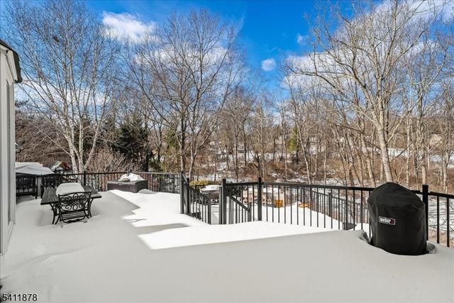 6 Thackery Ln, Mendham Twp., NJ 07945