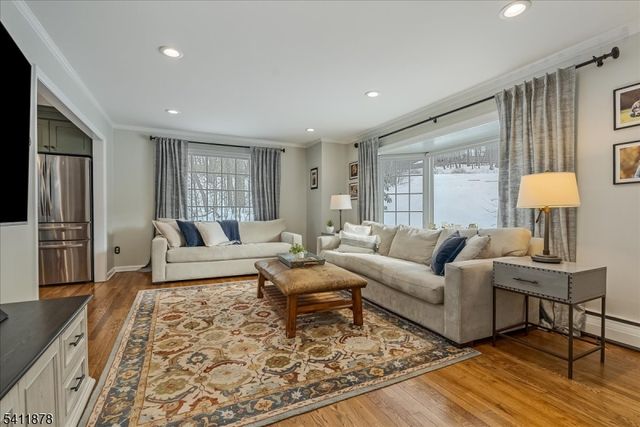 6 Thackery Ln, Mendham Twp., NJ 07945