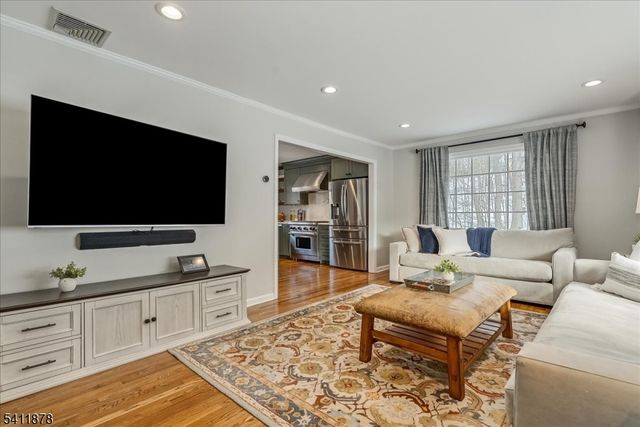 6 Thackery Ln, Mendham Twp., NJ 07945