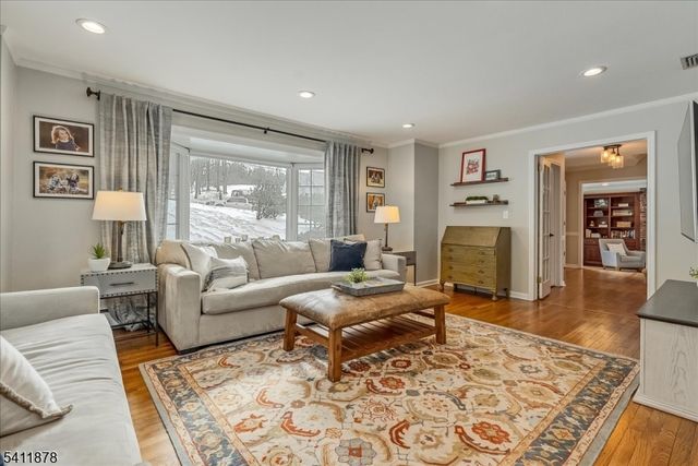 6 Thackery Ln, Mendham Twp., NJ 07945