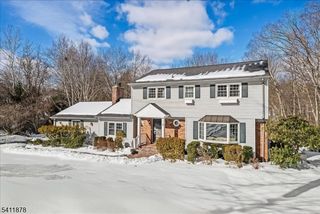 6 Thackery Ln, Mendham Twp., NJ 07945