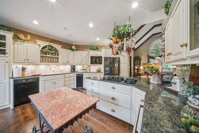 9835 E Shadowlake Drive, Claremore, OK 74017