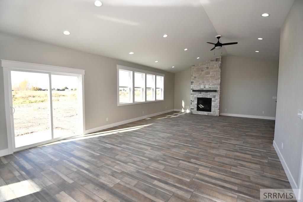 Image 7 of property listing at 185 N 3785 E, Rigby, ID 83442