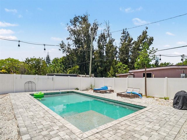 4304 MIDLAND ROAD, Sarasota, FL 34231