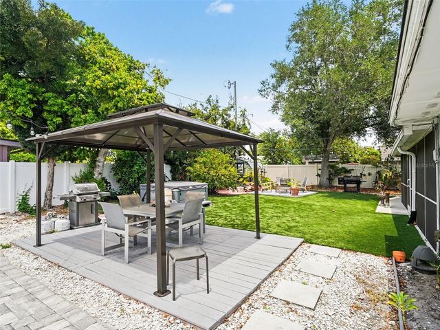 4304 MIDLAND ROAD, Sarasota, FL 34231