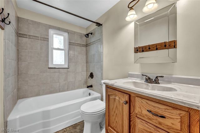 38592 Courtland Drive, Willoughby, OH 44094