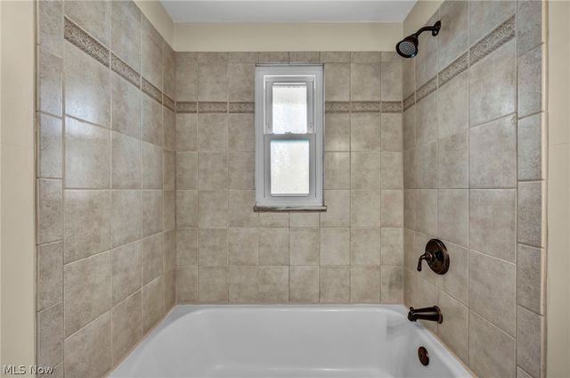 38592 Courtland Drive, Willoughby, OH 44094