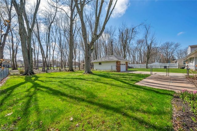 38592 Courtland Drive, Willoughby, OH 44094