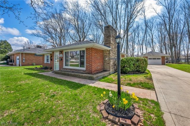 38592 Courtland Drive, Willoughby, OH 44094