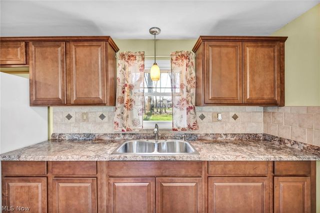 38592 Courtland Drive, Willoughby, OH 44094