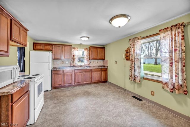 38592 Courtland Drive, Willoughby, OH 44094