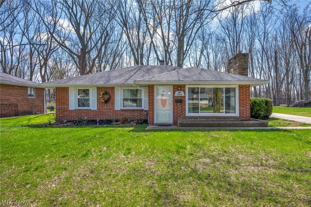 38592 Courtland Drive, Willoughby, OH 44094