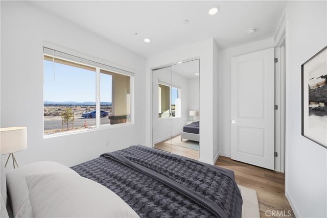 3248 E Avenue J-3, Lancaster, CA 93535
