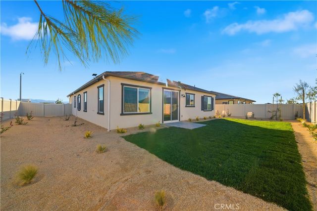 3248 E Avenue J-3, Lancaster, CA 93535