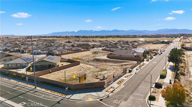 3248 E Avenue J-3, Lancaster, CA 93535