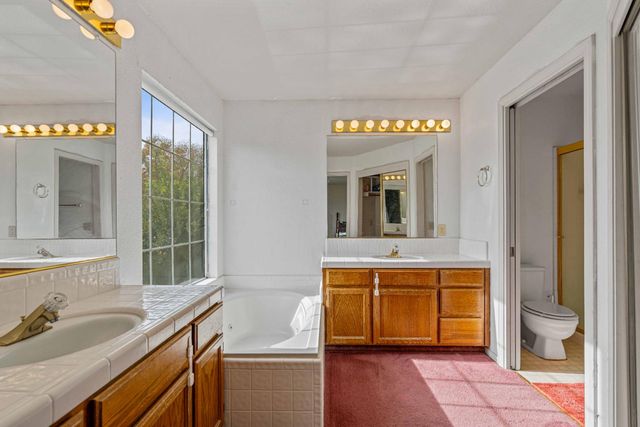 1542 Corgiat Dr, Newman, CA 95360