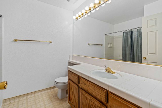 1542 Corgiat Dr, Newman, CA 95360