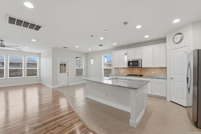 2754 Ridge Heights, New Braunfels, TX 78130