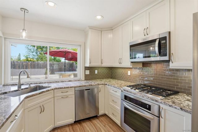 3022 Azahar Court, Carlsbad, CA 92009