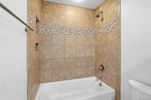 3022 Azahar Court, Carlsbad, CA 92009