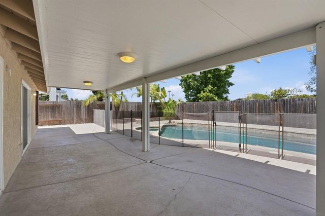 3022 Azahar Court, Carlsbad, CA 92009