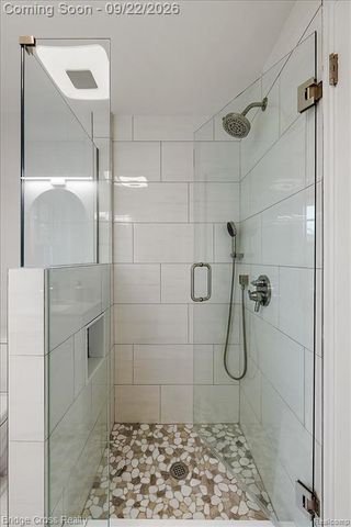 330 N Cranbrook Cross Road, Bloomfield Hills, MI 48301
