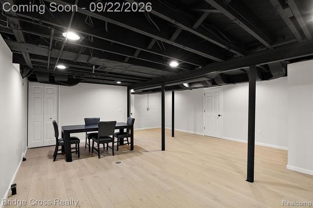 330 N Cranbrook Cross Road, Bloomfield Hills, MI 48301