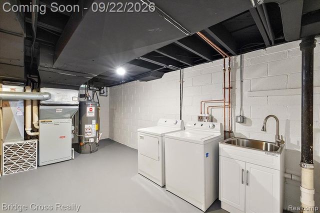 330 N Cranbrook Cross Road, Bloomfield Hills, MI 48301