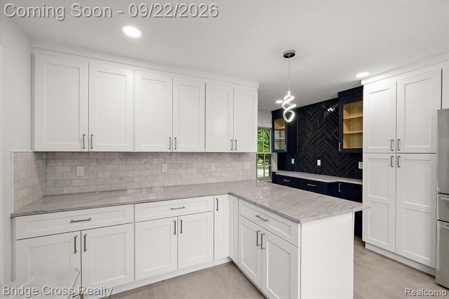 330 N Cranbrook Cross Road, Bloomfield Hills, MI 48301